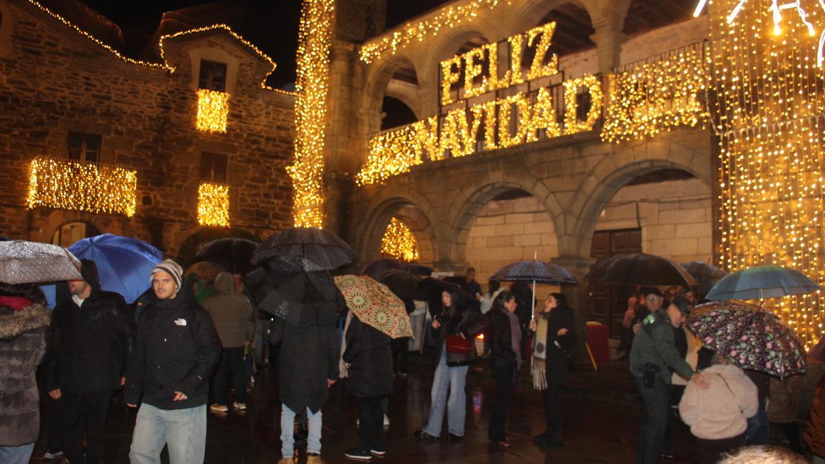 Puebla de Sanabria enciende las luces de la Navidad.