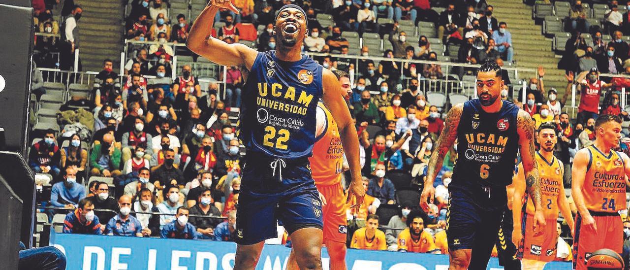 Isaiah Taylor, del UCAM Murcia CB, tras vencer en cuartos de final de la Copa al Valencia.  | ACB PHOTO/EMILIO COBOS