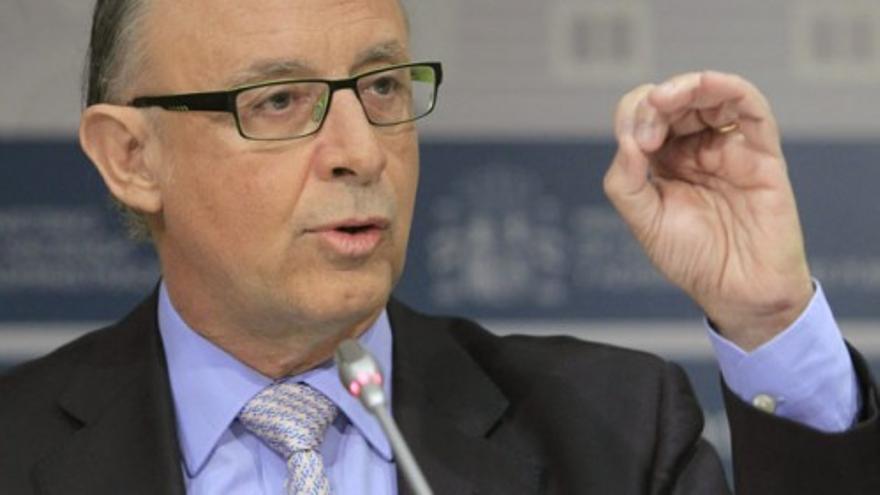 Montoro apremia a las autonomías a cerrar empresas públicas