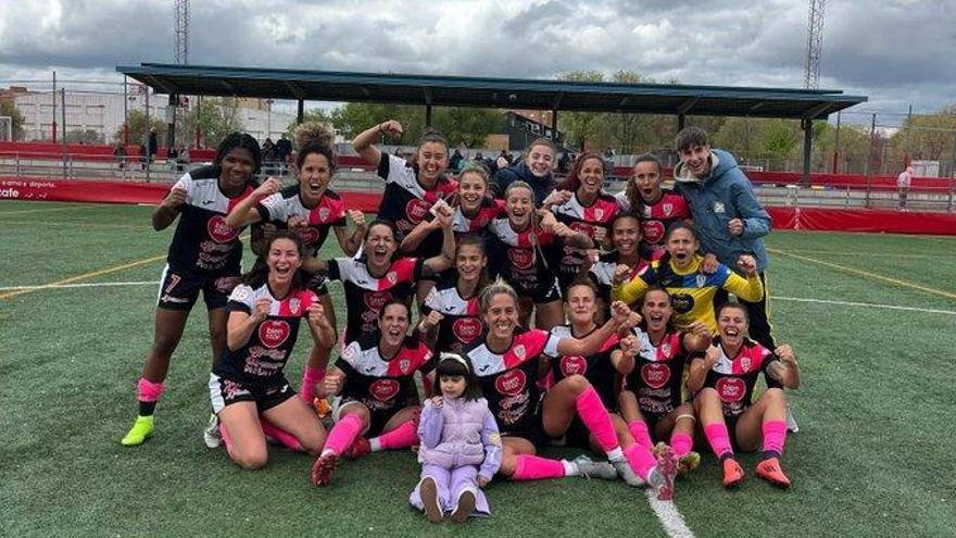 Las jugadores del Alhama ElPozo celebran el triunfo.