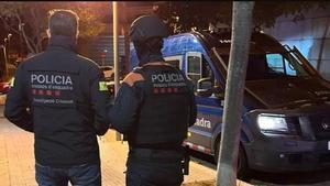 Els Mossos detenen un lladre multireincident per 14 robatoris amb força a Barcelona, Sant Cugat, Terrassa i Castelldefels