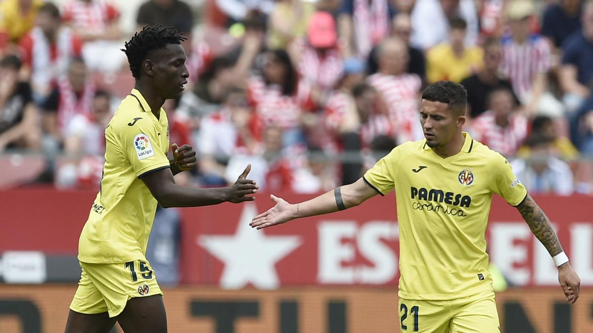 Nicolas Jackson (i) y Yeremy Pino (d) se chocan tras el 0-1 anotado en Montilivi ante el Girona el sábado por el canario tras asistencia del senegalés.