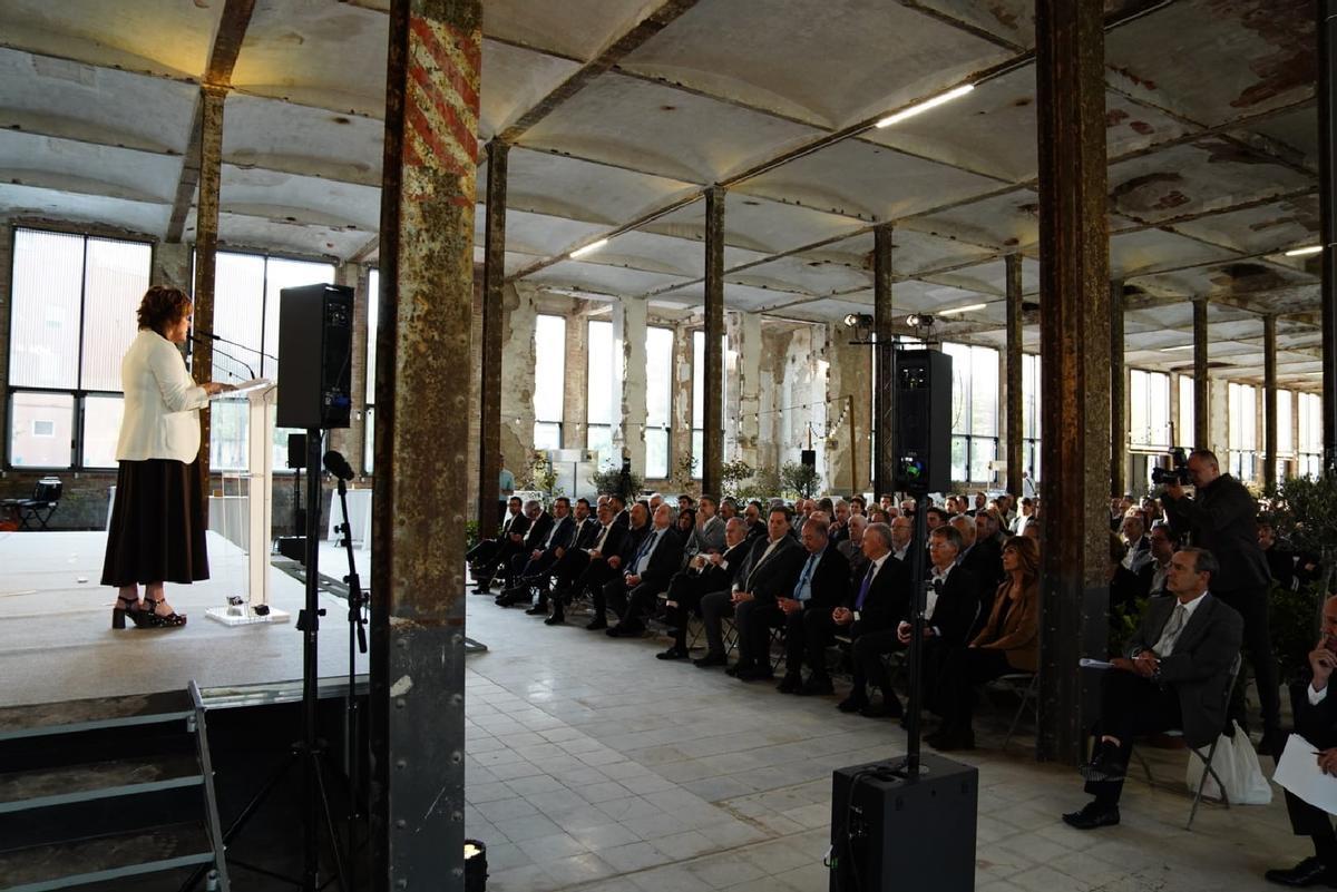 La Cambra de Manresa vesteix de gala la Fàbrica Nova en obres per celebrar els seus 120 anys La Cambra de Manresa vesteix de gala la Fàbrica Nova en obres per celebrar els seus 120 anys