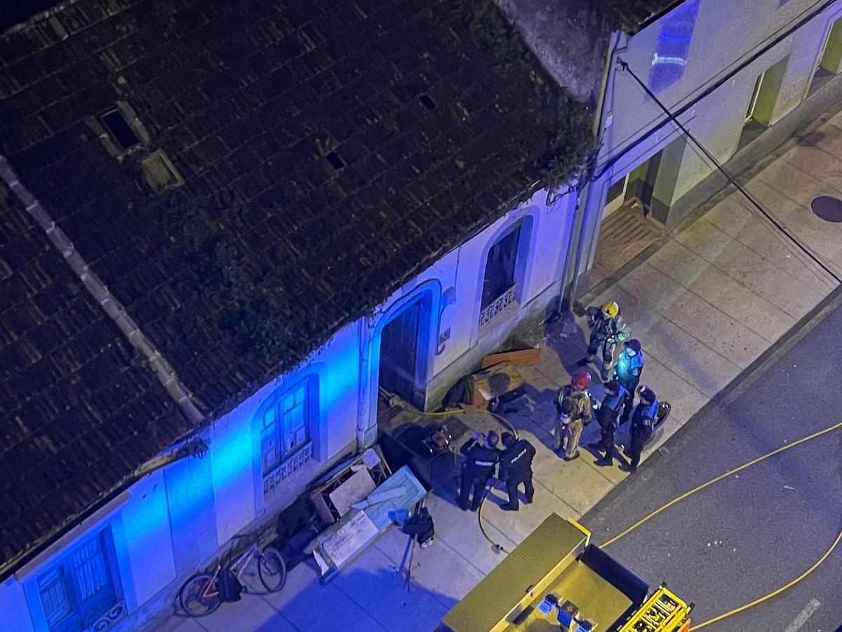 La casa es un foco de problemas continuos.