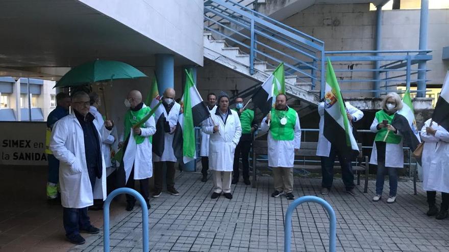 La huelga de médicos se plantea al final en Navidad y se amplía a los hospitales