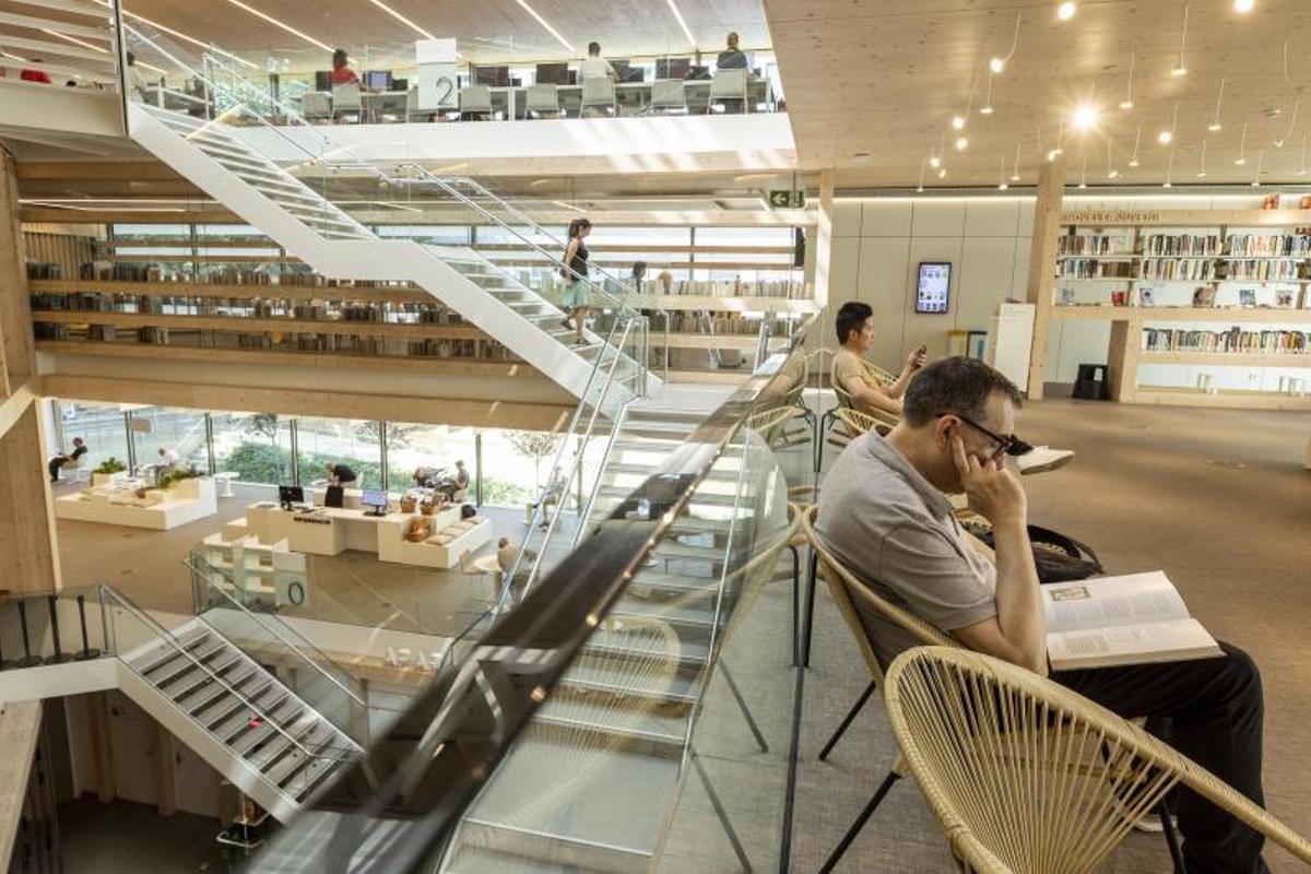 BIBLIOTECA GARCIA MARQUEZ BARCELONA   FERRAN NADEU