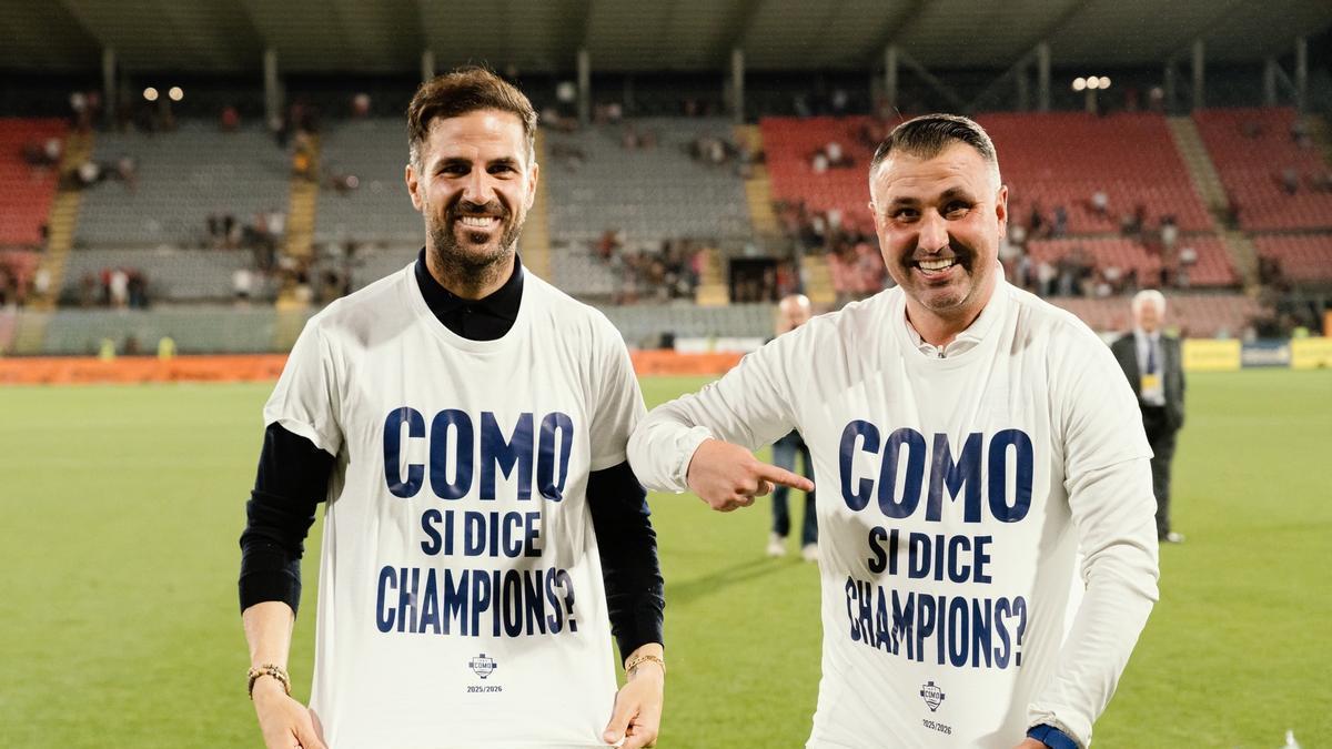 Cesc Fábregas y Diego Pérez, celebrando la clasificación del Como para la Liga de Campeones.