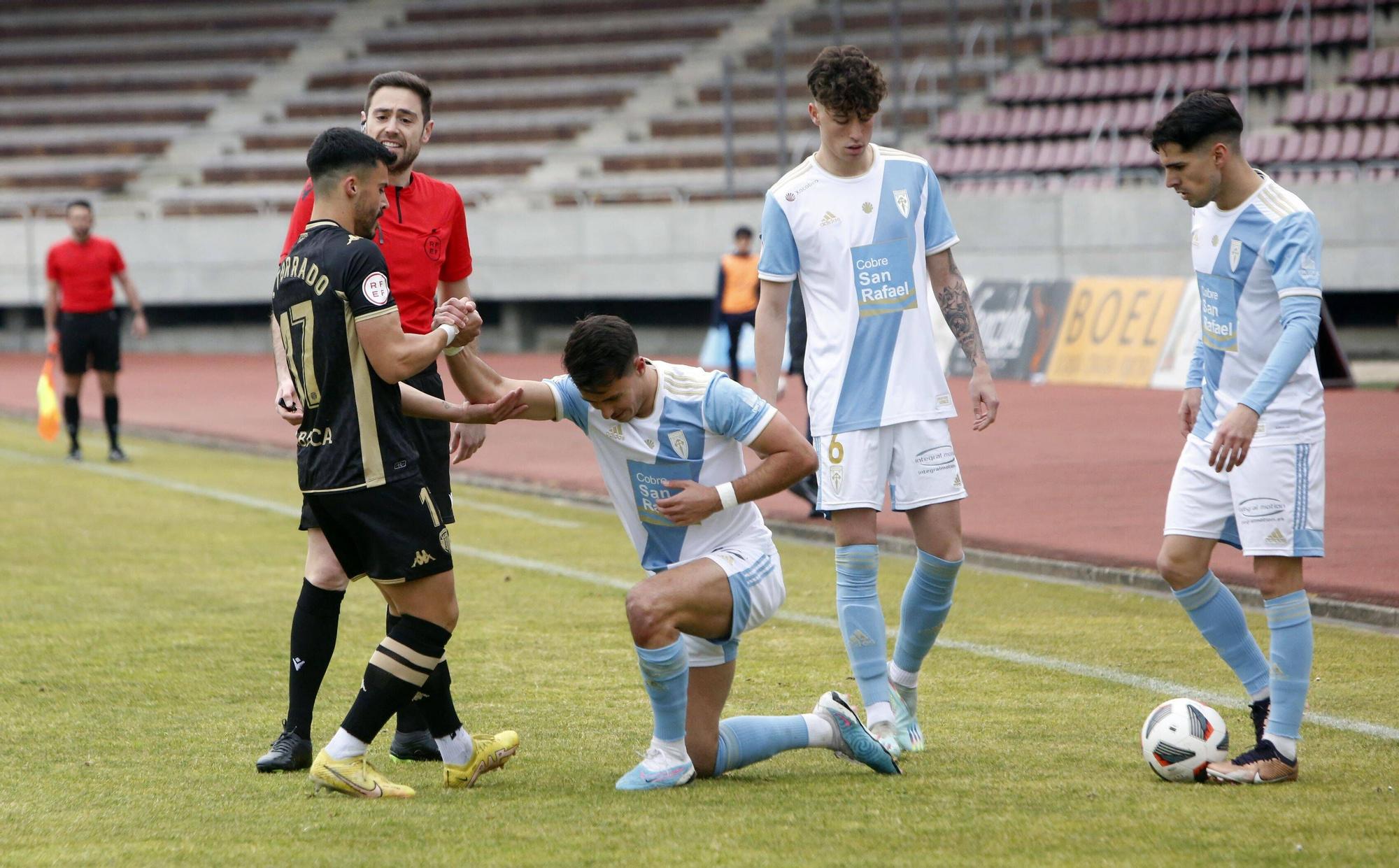 Las imágenes del partido del Compostela contra el Polvorón C.F.