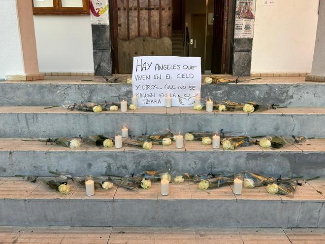 Fotogalería | Concentración del pueblo de Hornachos en apoyo a la familia de Francisca Cadenas