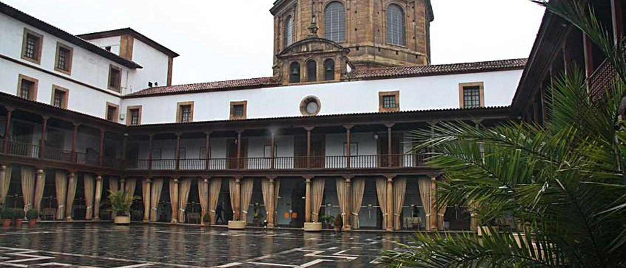 El patio de la Reina del Reconquista.