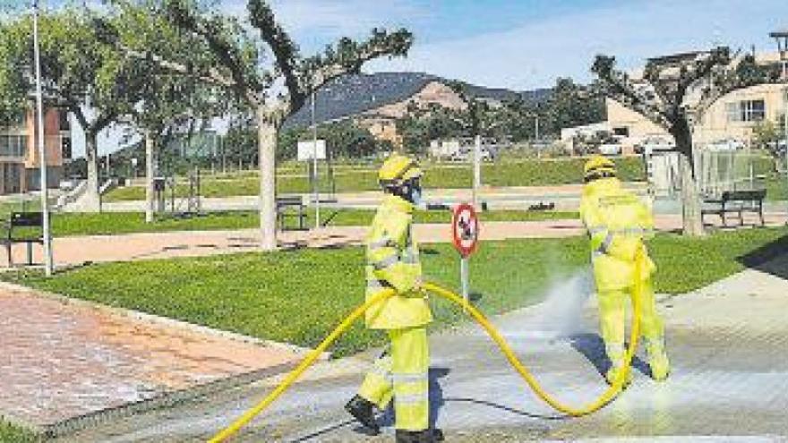 MORÓ DESINFECTA EL CASCO URBANO Y SUS MASÍAS