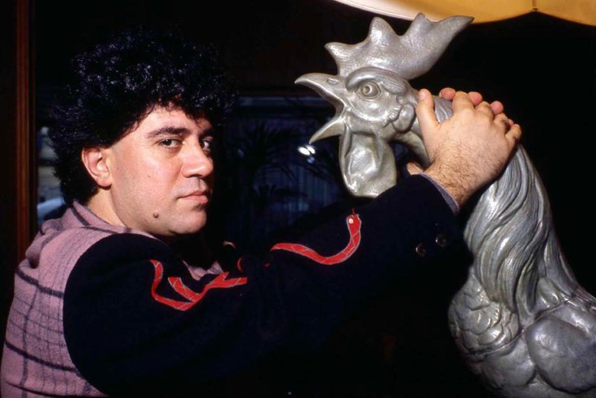 Pedro almodóvar en 1988, una fantasía de foto, si me preguntas