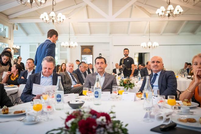 Desayuno coloquio 'De la inversión al impacto: la transformación de Tenerife'