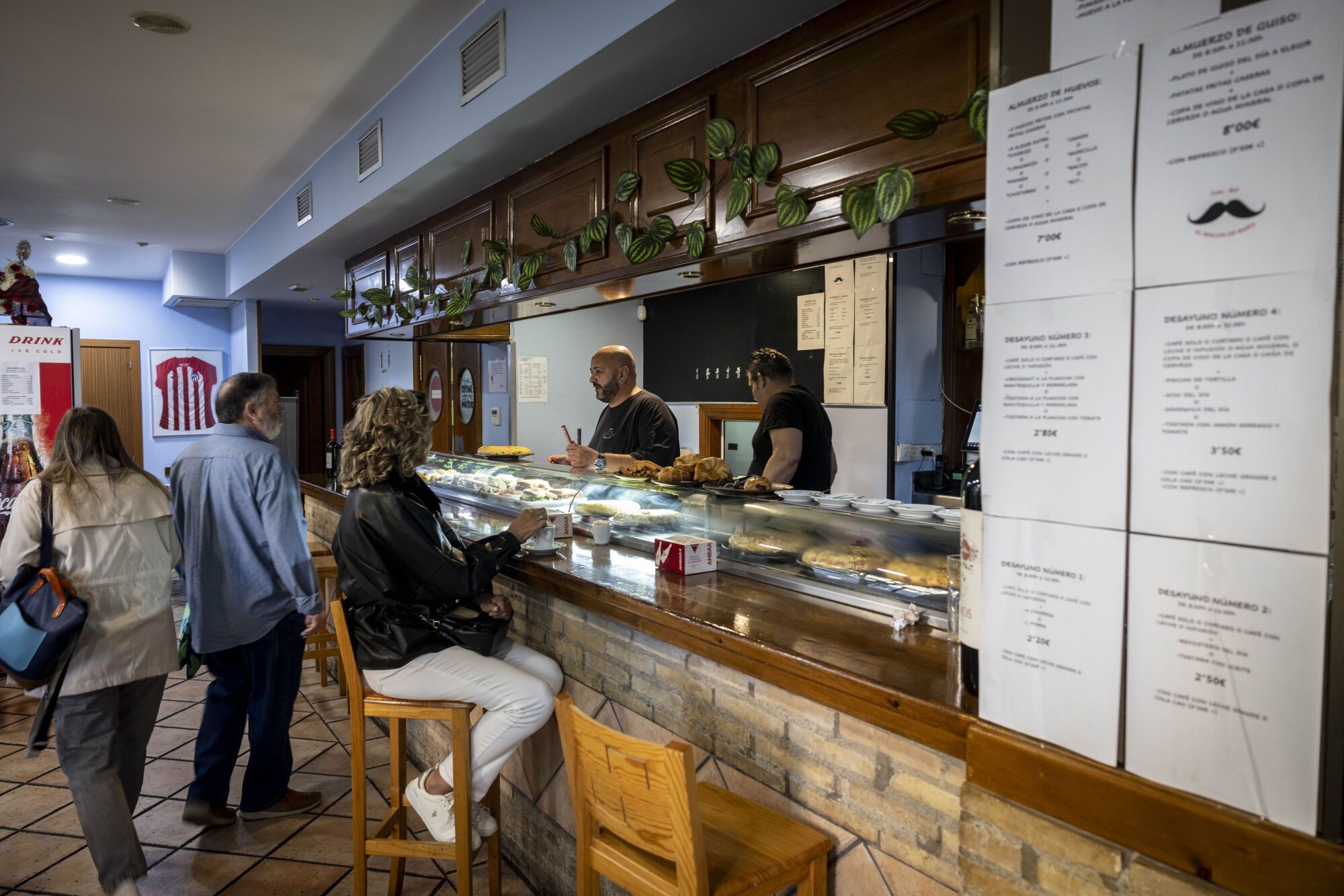 En imágenes | El Rincón de Baro, el bar del Actur que se ha hecho viral por sus tortillas de sabores