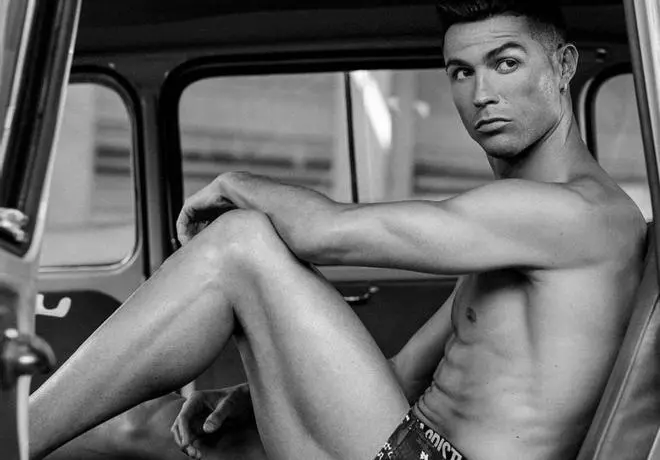 Cristiano Ronaldo estrena un superdeportivo exclusivo y único: así es su colección de coches de lujo