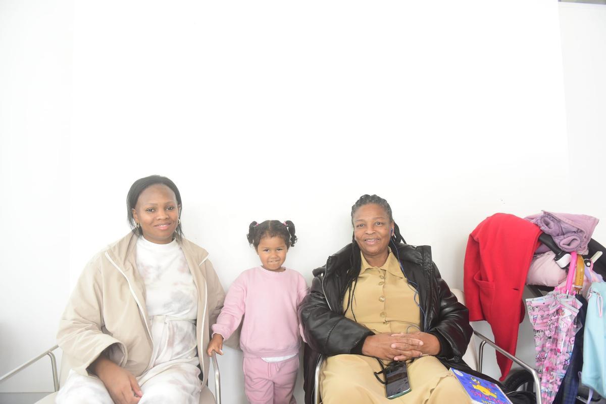 Jennifer y Marlene, vecinas de O Burgo,