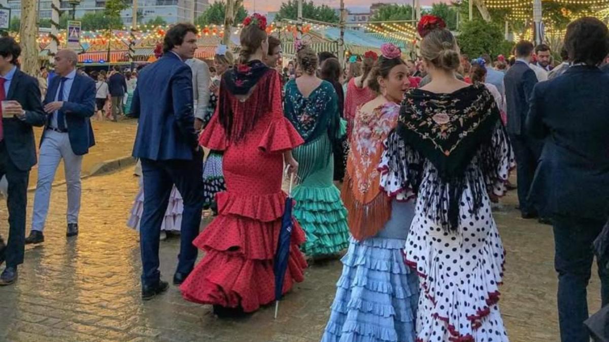La Feria de Abril vuelve a enfrentar a las influencers en redes sociales &quot;por ver quién es más sevillana&quot;