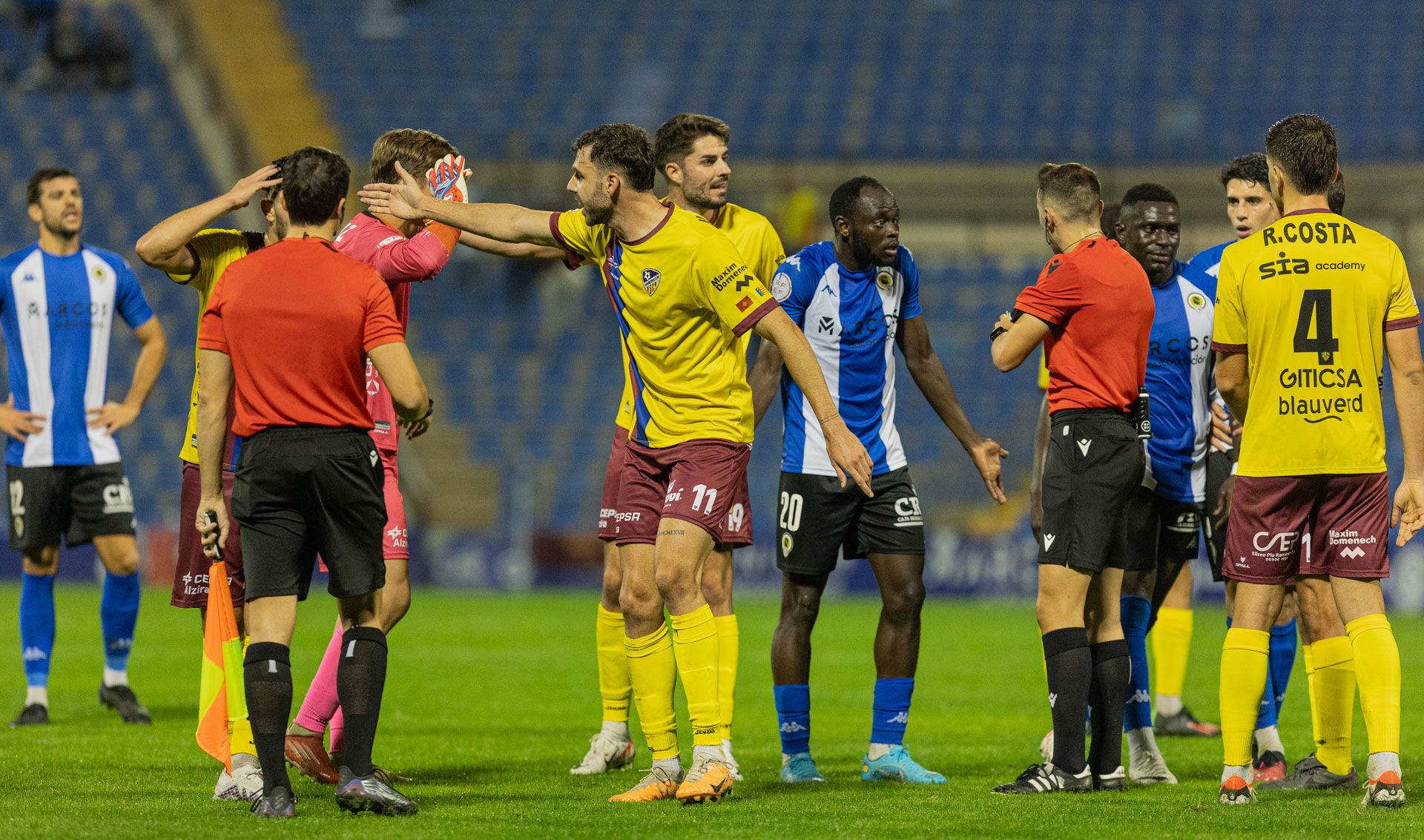 Hércules - Alzira  (1-1): Las mejores fotos primer empate del Hércules en el Rico Pérez