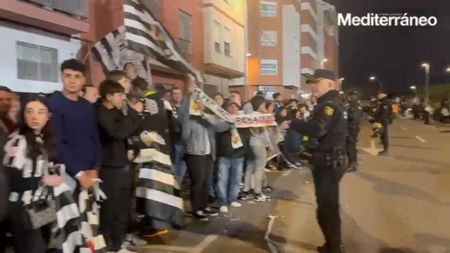Vídeo: La afición albinegra llena los aledaños del SkyFi Castalia en la previa del Castellón-Racing