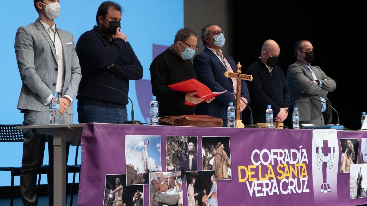 Directivos de la Vera Cruz en la asamblea