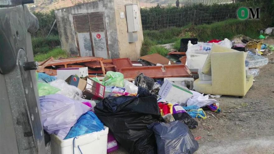 La basura se acumula en el diseminado de La Fresneda