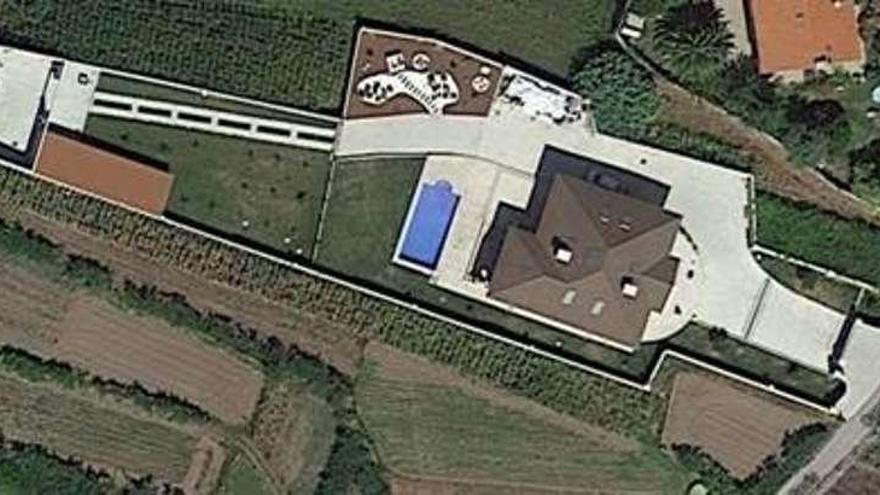 Imagen aérea de la suntuosa propiedad de los investigados, en Vilanova de Arousa. // Cedida