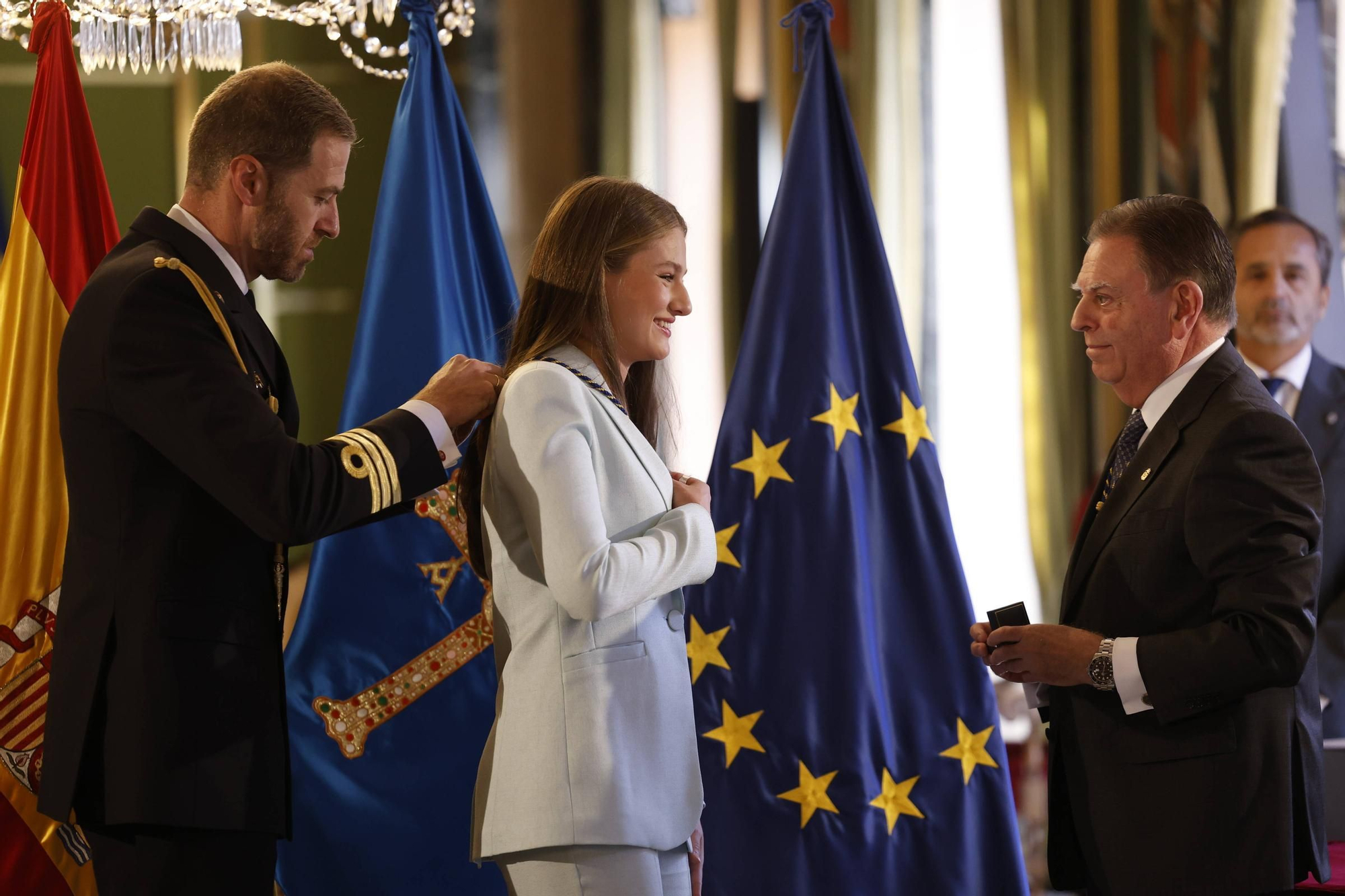 La Princesa Leonor recibe el título de Alcaldesa Honoraria de Oviedo en salón del plenos del Ayuntamiento. 