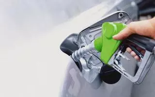 5 consejos de la DGT para ahorrar gasolina