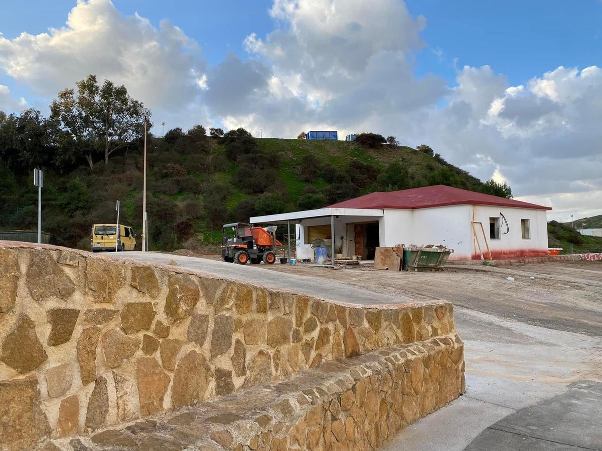 Edificiación municipal que ha sido rehabilitada para acoger la base del Samu en Guardamar del Segura