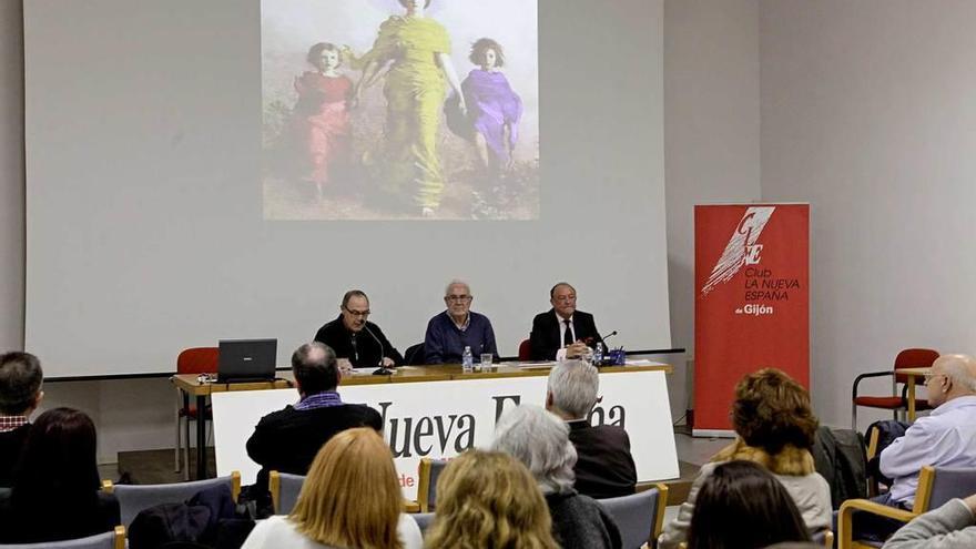 Por la izquierda, en la mesa, Benigno Delmiro, David Ruiz y Alejandro Villa, durante el acto.