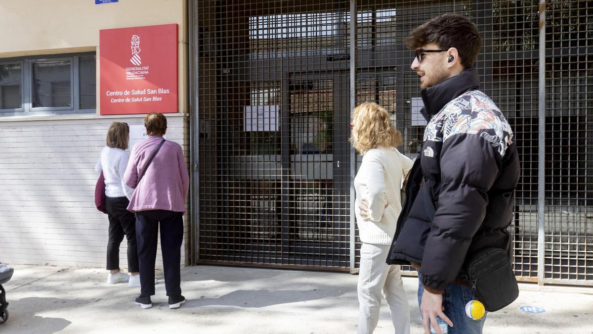 Los centros de salud cierran este Jueves Santo en Alicante al ser festivo sanitario