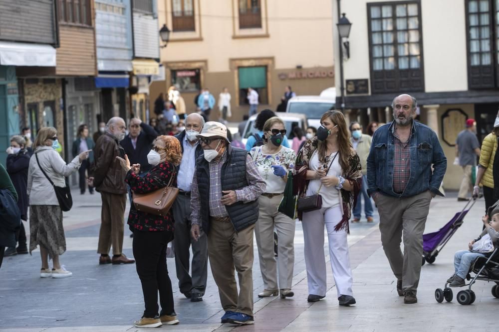 Así estaba Oviedo hoy durante el horario reservado para los mayores de 70 años y dependientes.