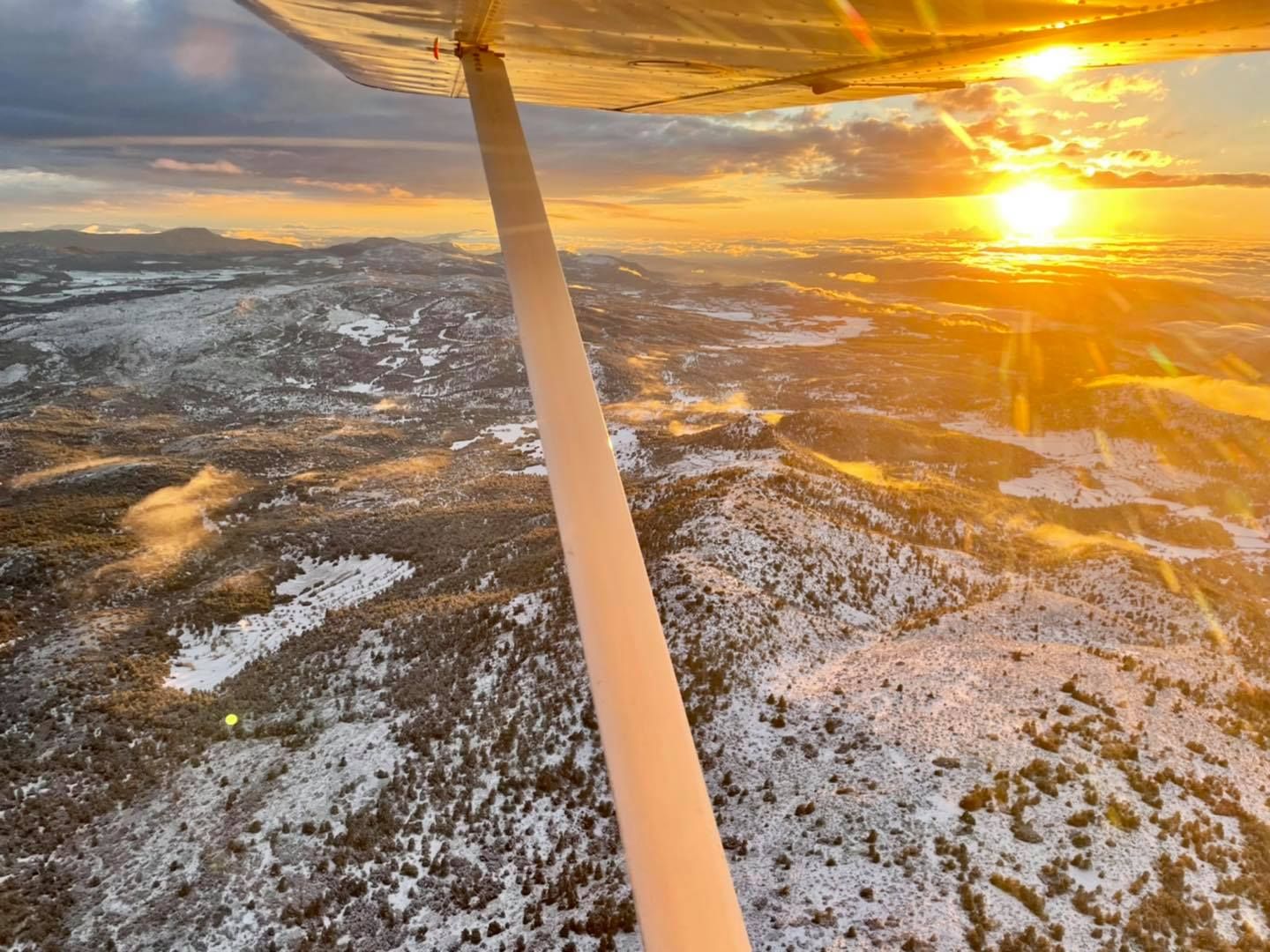 Las sierras de Mariola, Serrella y Aitana vuelven a vestirse de blanco para despedir al invierno