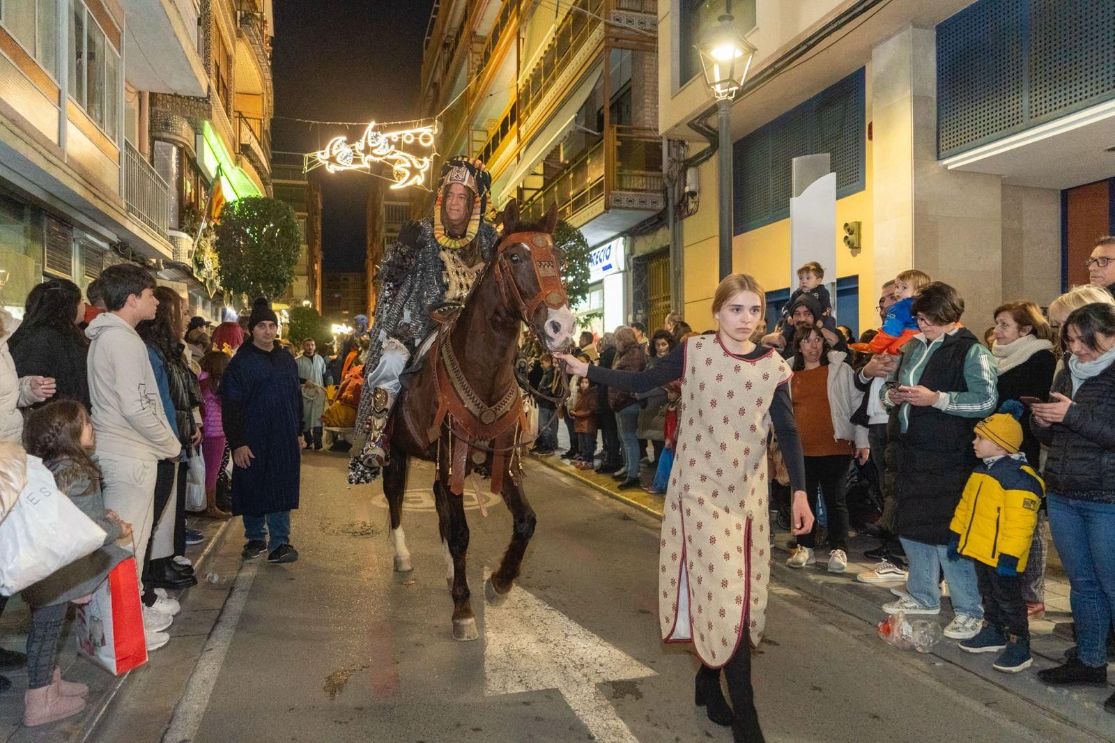 La Vila Joiosa recibe a los Reyes Magos por la puerta grande