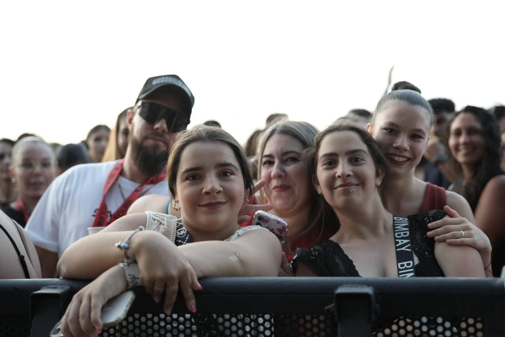 Maka 'cura cicatrices' a 3.000 personas en el recinto ferial de Badajoz