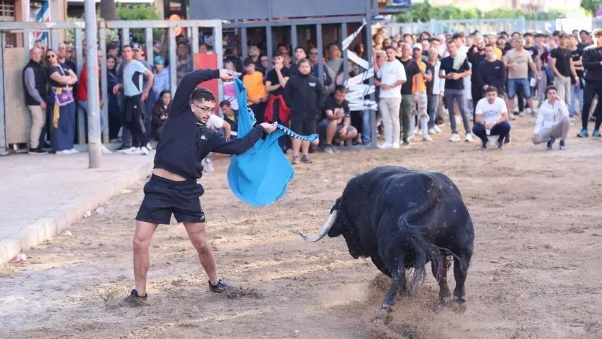 Vídeo: Primera tarde de toros en las fiestas de Vila-real