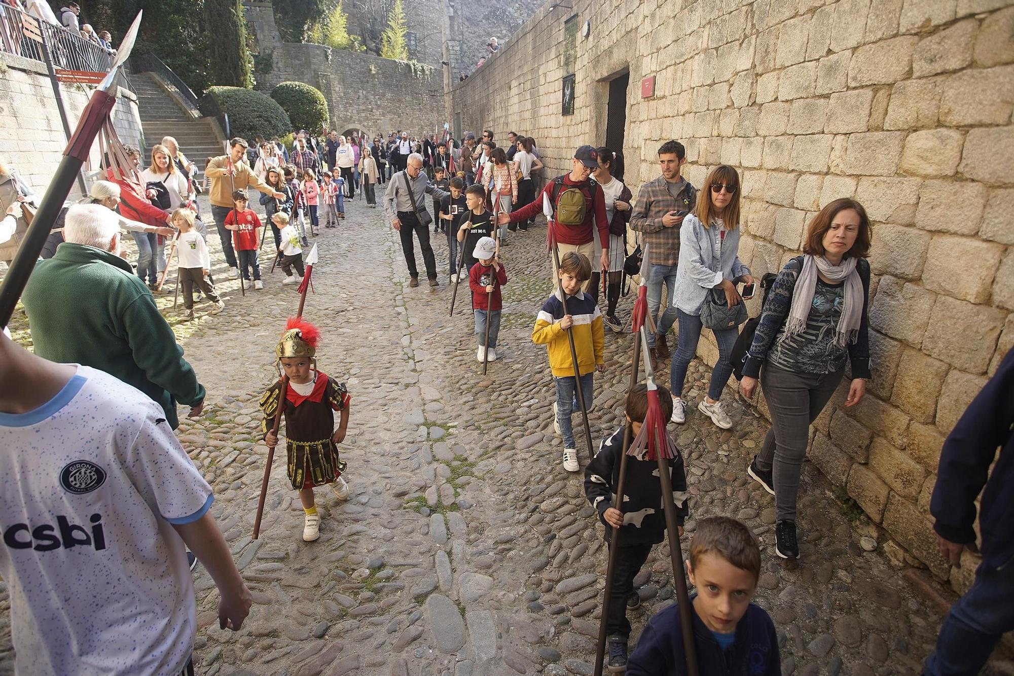 Els infants de Girona es converteixen en autèntics manaies per un dia