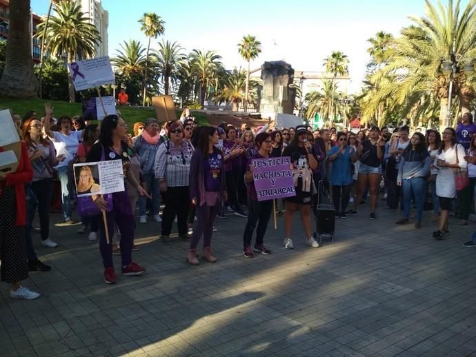 Nueva concentración en La Feria contra la libertad provisional de 'La Manada'