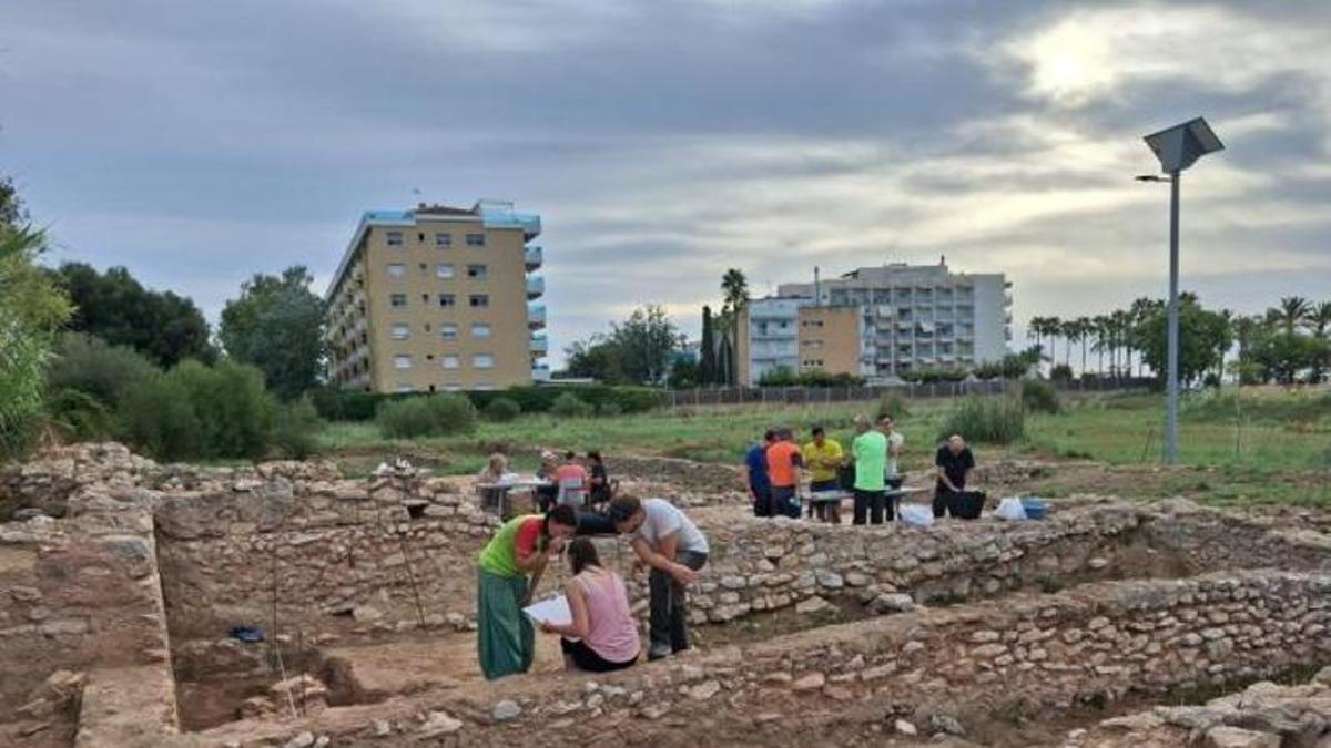 Campo de trabajo arqueológico del yacimiento del Darró, durante este mes de agosto de 2026