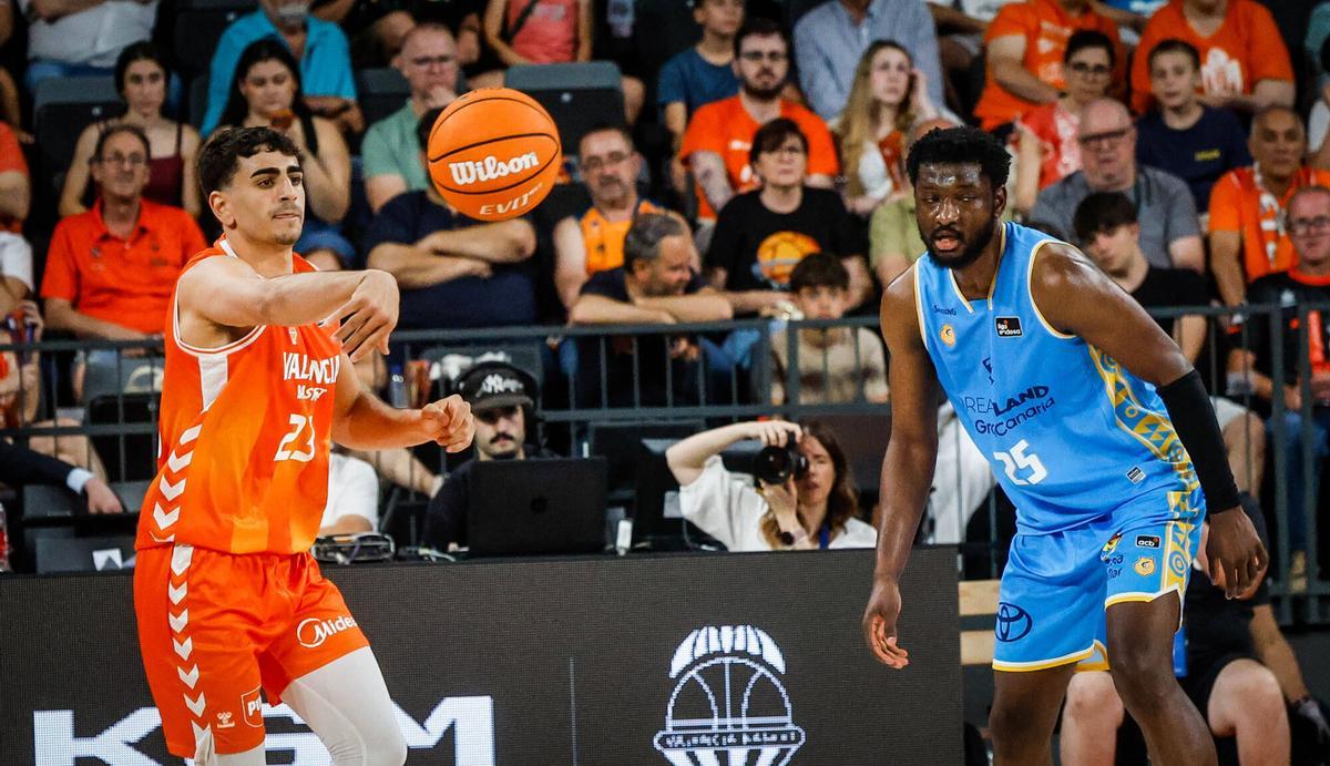 Valencia VLC SPD Baloncesto ACB partido de liga Endesa entre el Valencia Basket y el Dreamland Gran Canaria Cárdenas