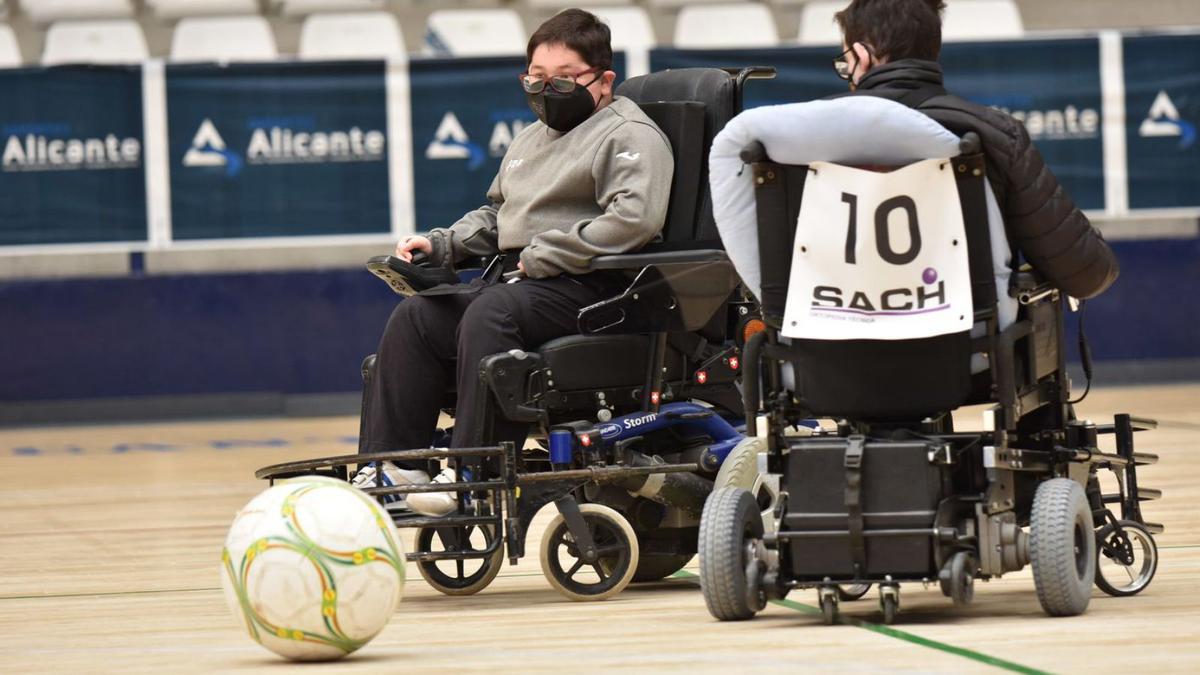 Uno de los entrenamientos de powerchair en el Pitiu Rochel. | INFORMACIÓN