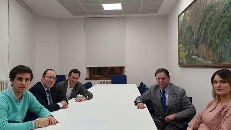 El Alcalde promete iniciar la obra del centro de salud de La Manjoya en 2021