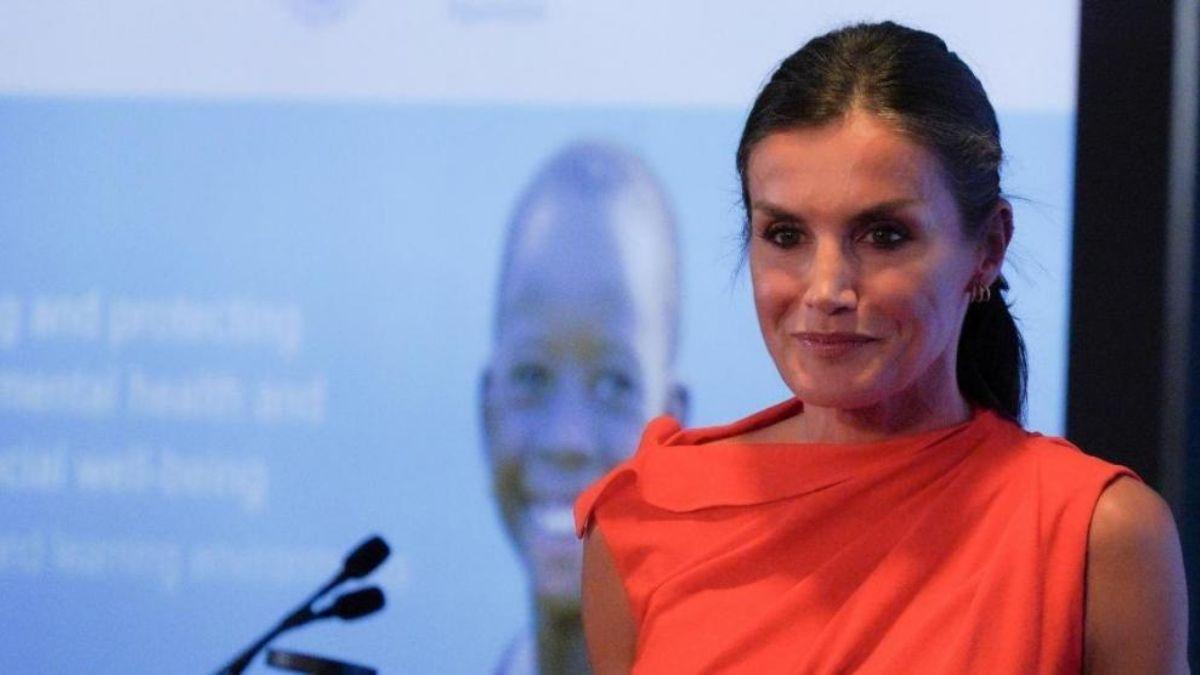 La reina Letizia vuelve a apostar por Zara en su último evento