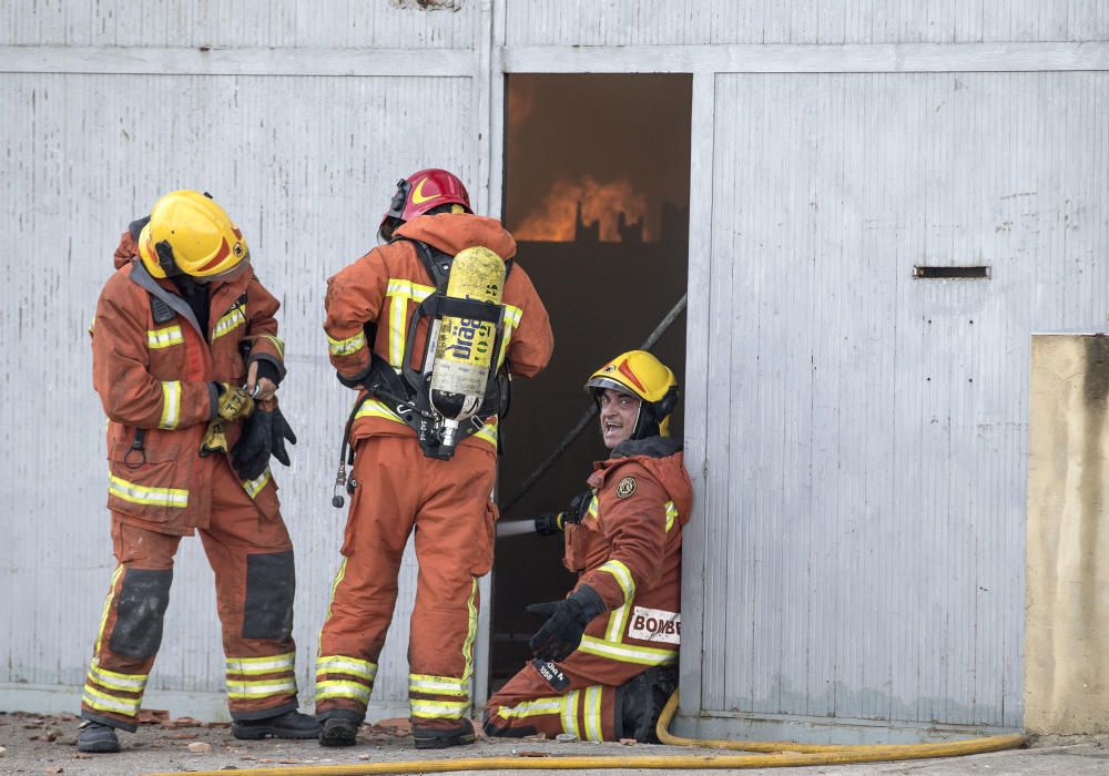 Incendio en una planta de reciclaje de Alboraia