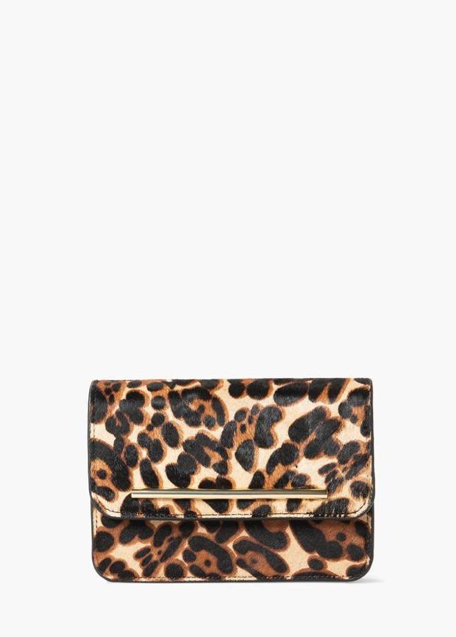 Cartera de piel en animal print de Mango