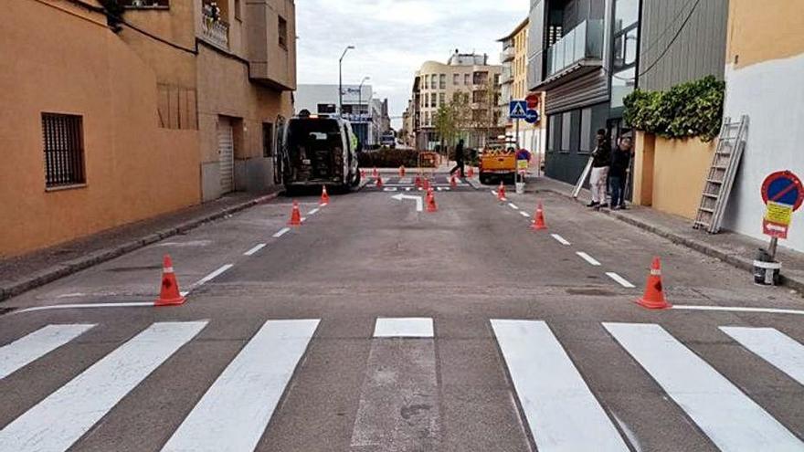 La intervenció feta per canviar el sentit en aquest tram del carrer gironí.