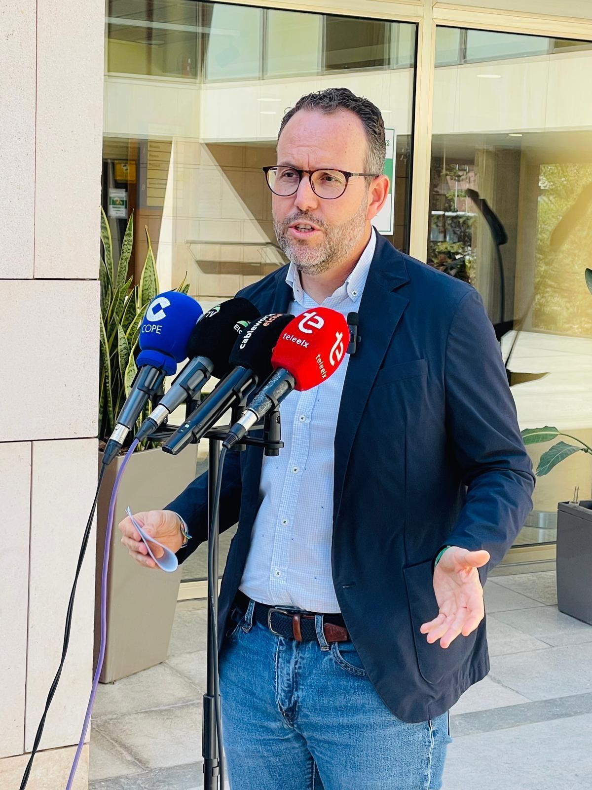 Héctor Díez asegura que llevan meses advirtiendo de las consecuencias del desfase municipal