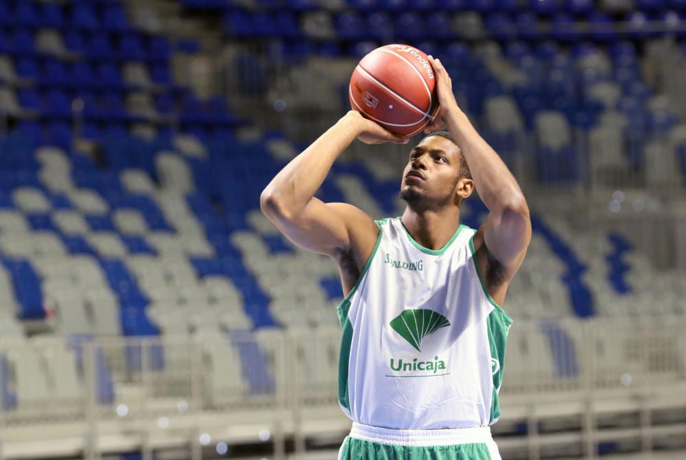 La plantilla del Unicaja vuelve a los entrenamientos bajo las órdenes de Joan Plaza para comenzar a preparar la temporada.