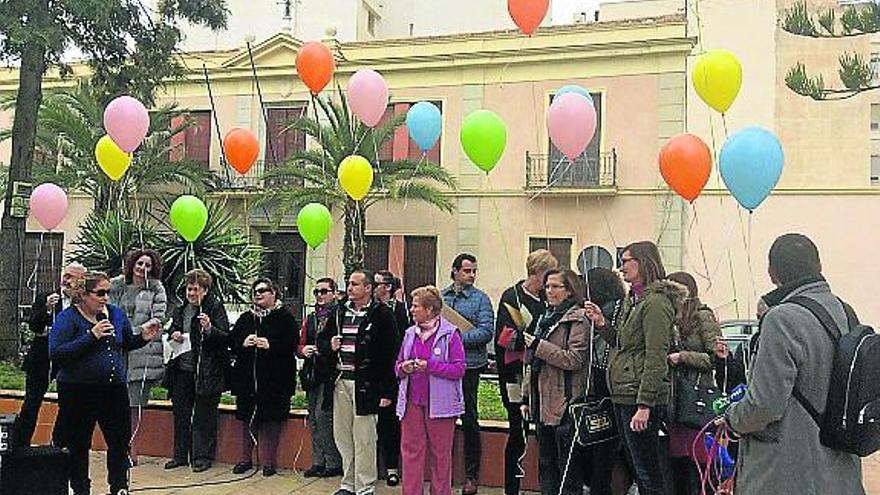 Un día de recuerdo, lucha y reivindicación  contra el cáncer en Torrevieja