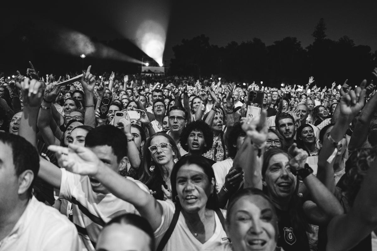 El concierto de Hombres G de Icónica Santalucía Sevilla Fest en imágenes